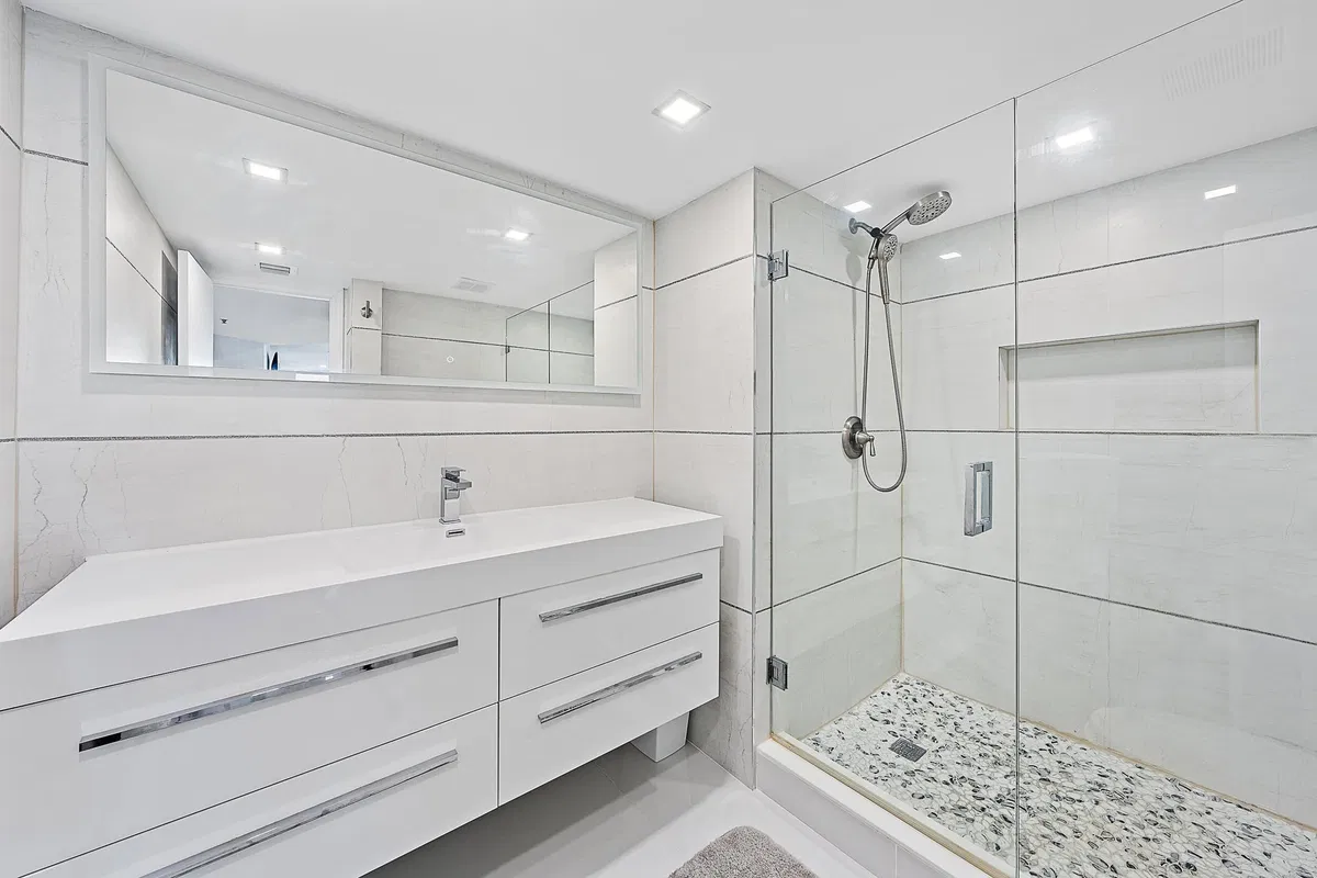 Corniche Singer Island Unit 203 photo 10