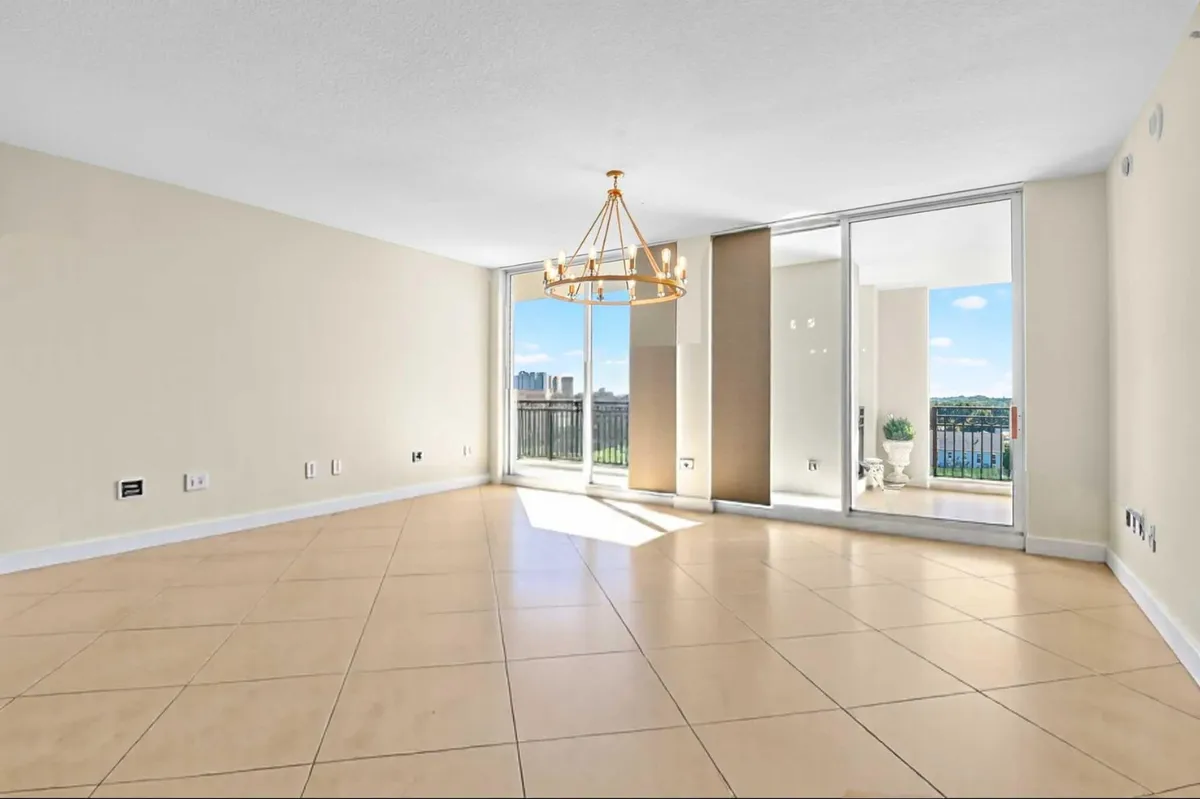 CityPlace South Tower Unit 623 photo 4