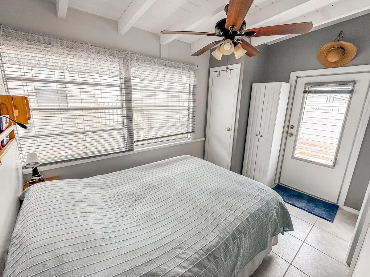 Residence photo 16
