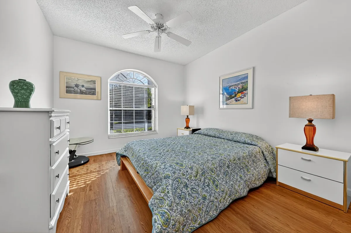 Residence photo 10