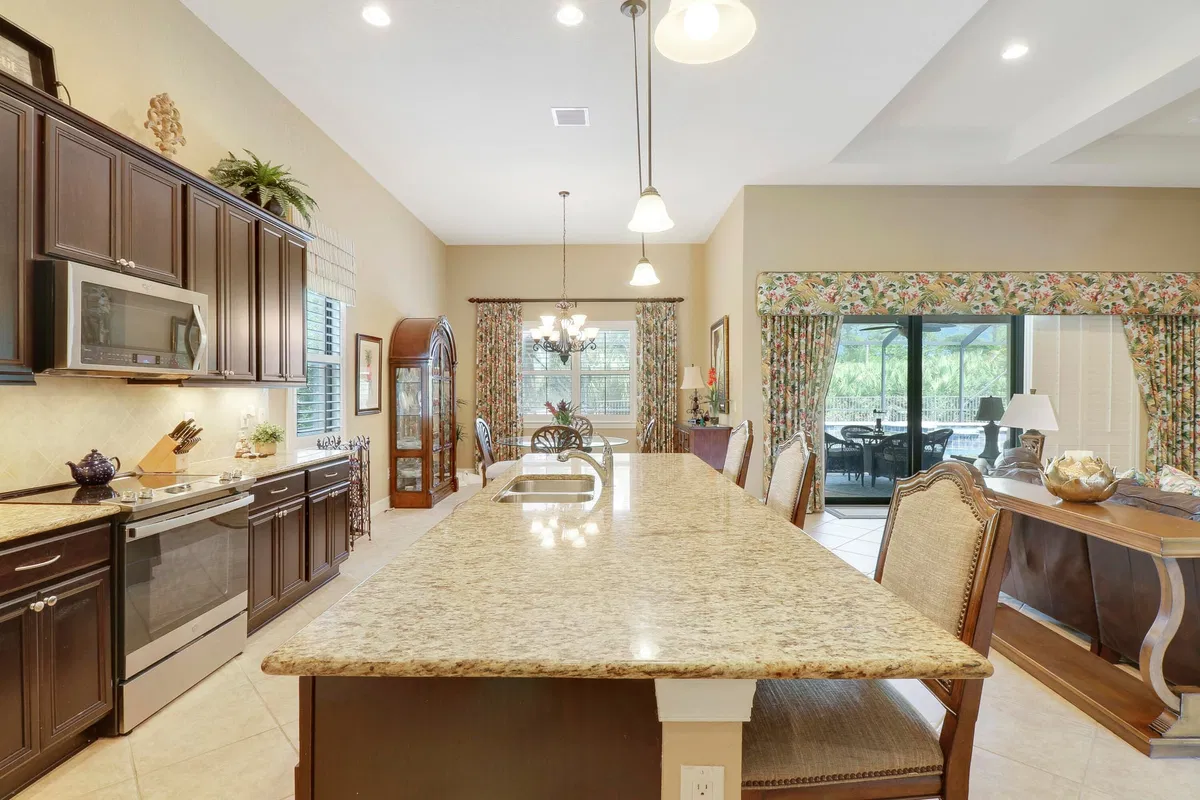 Residence photo 10