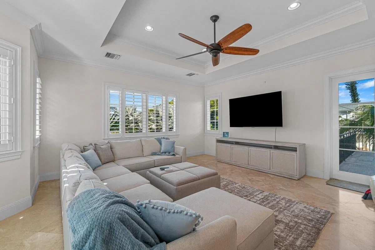 Residence photo 25