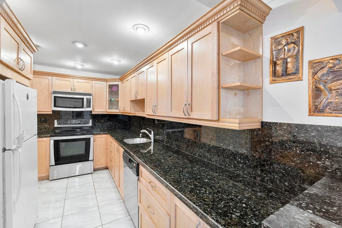 Boca Raton Unit 4 B photo 4