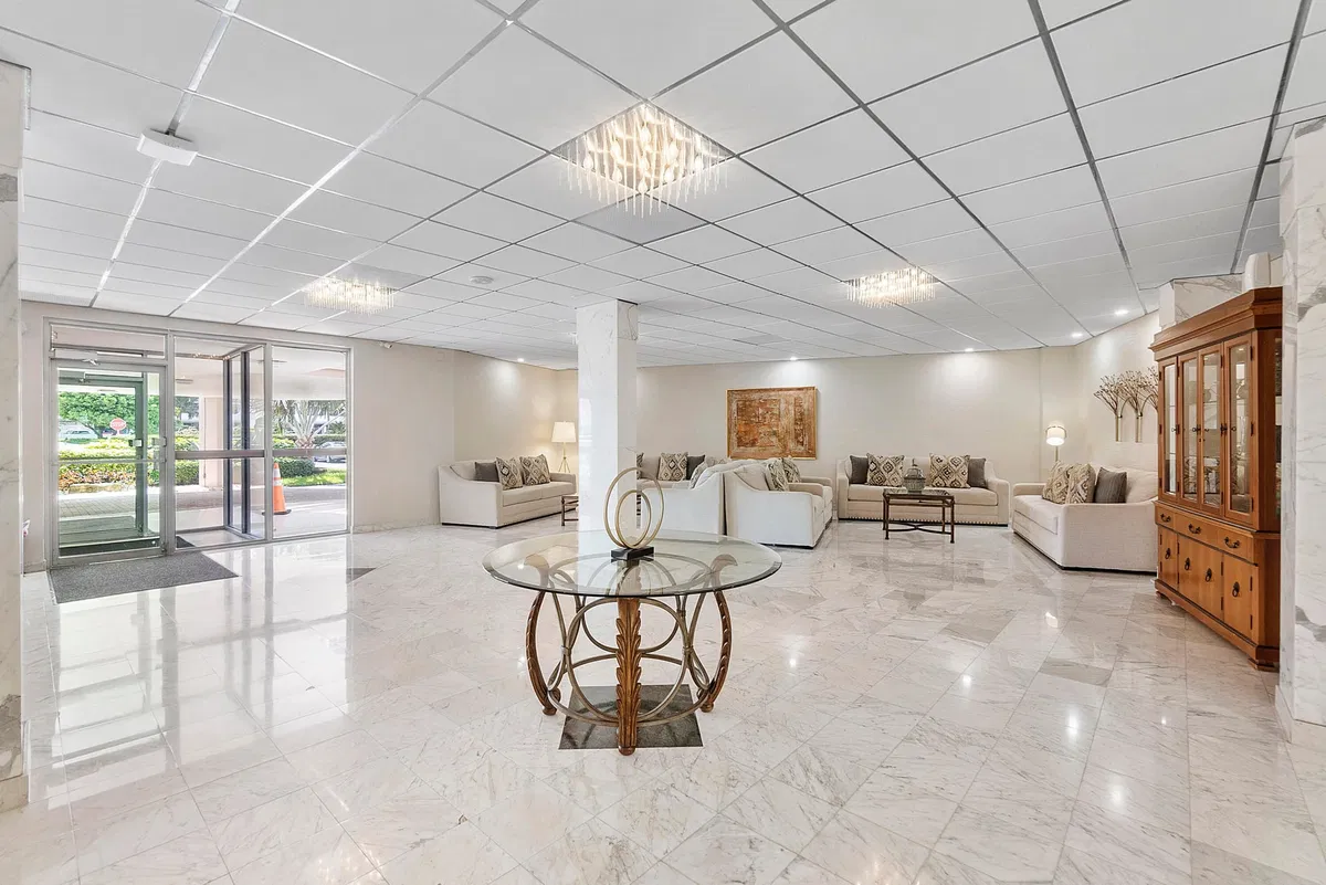 Boca Raton Unit 4 B photo 16