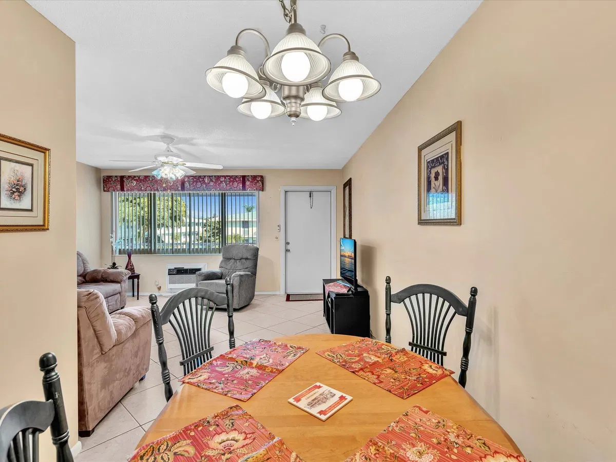  Unit 0190 photo 10