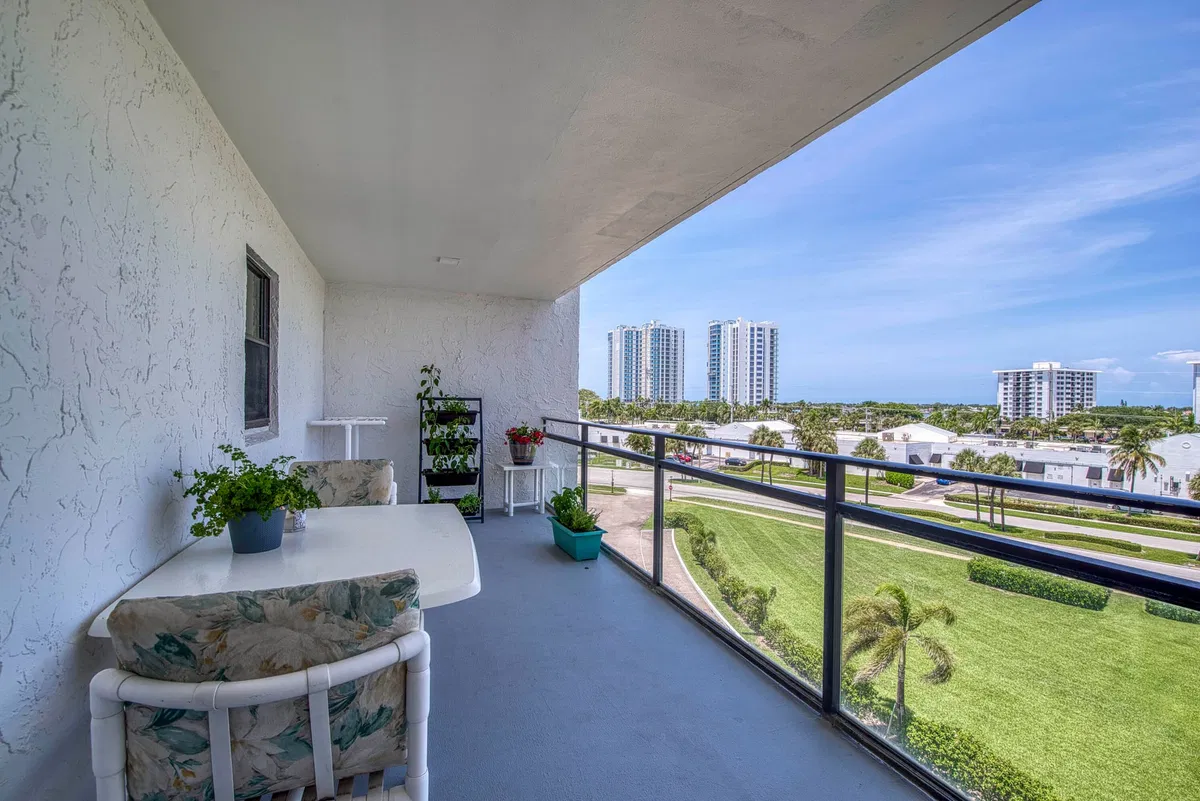Golfview North Palm Beach I Unit 518 photo 19
