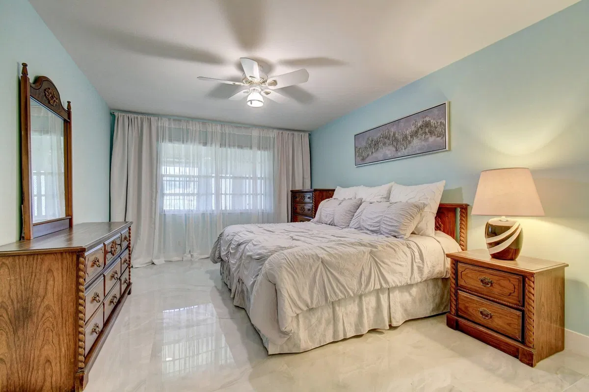 Residence photo 16