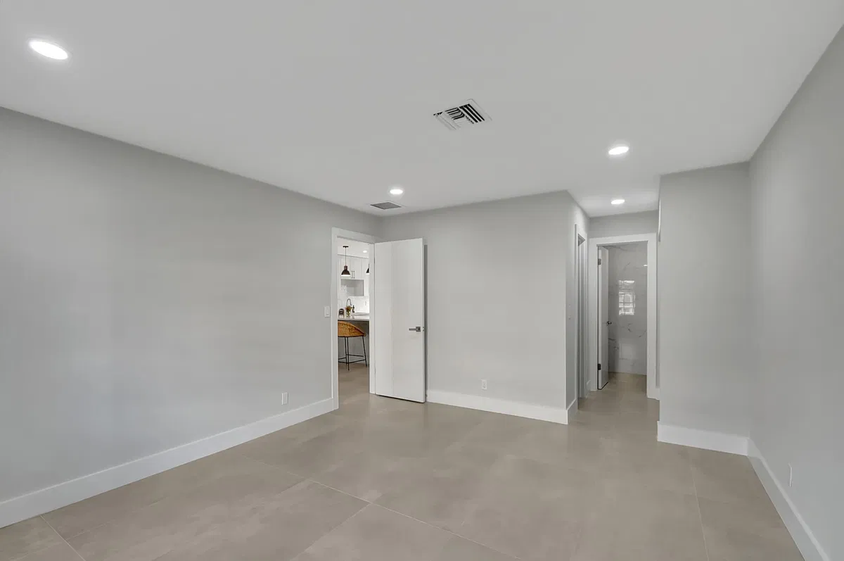 Unit Apt C photo 19