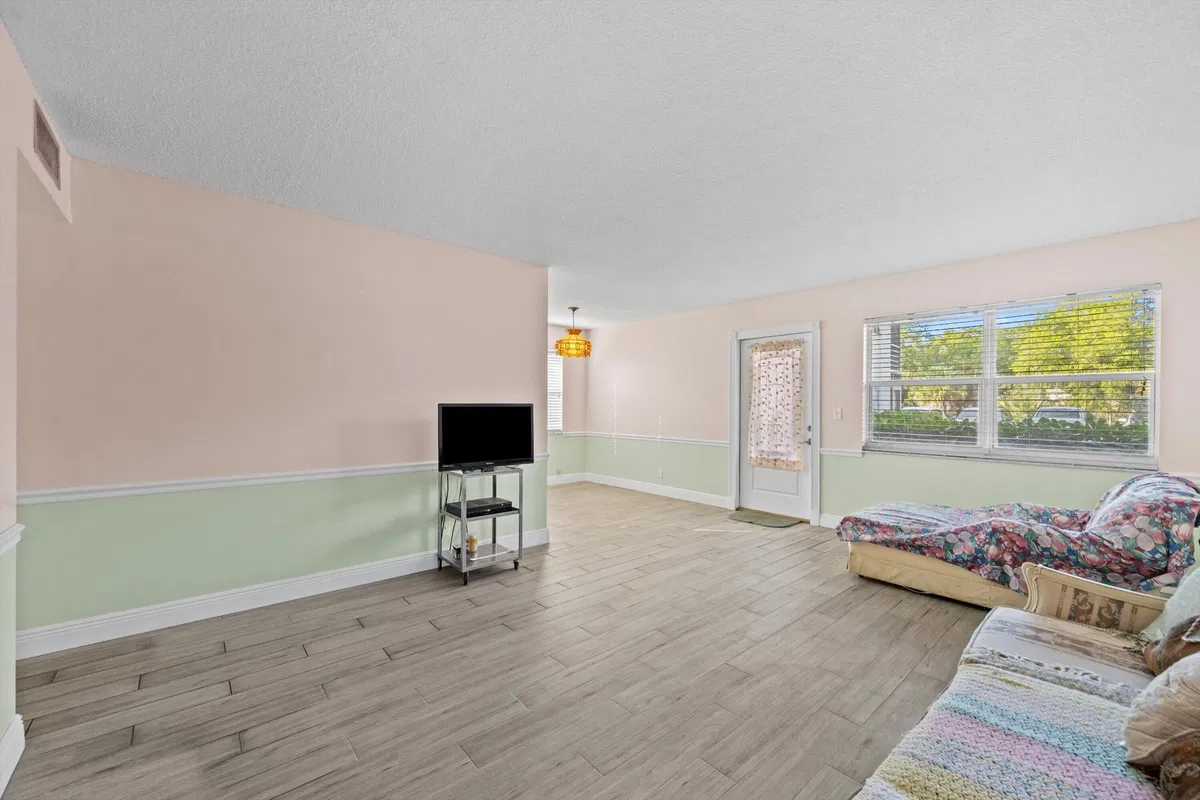 Residence photo 7