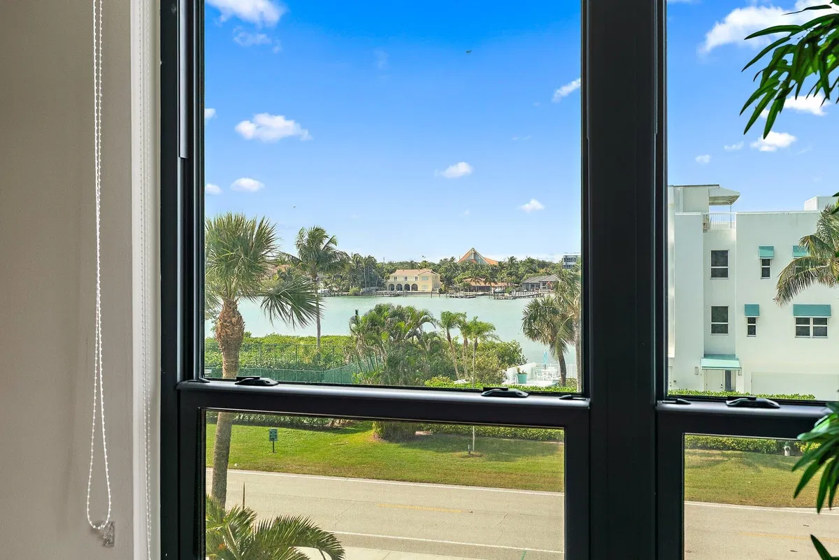 Unit B303 photo 34