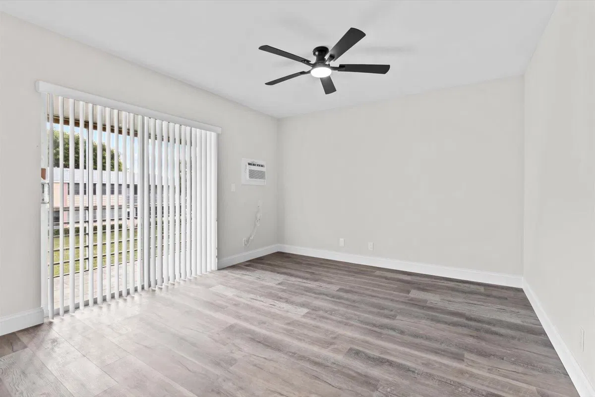 Residence photo 10