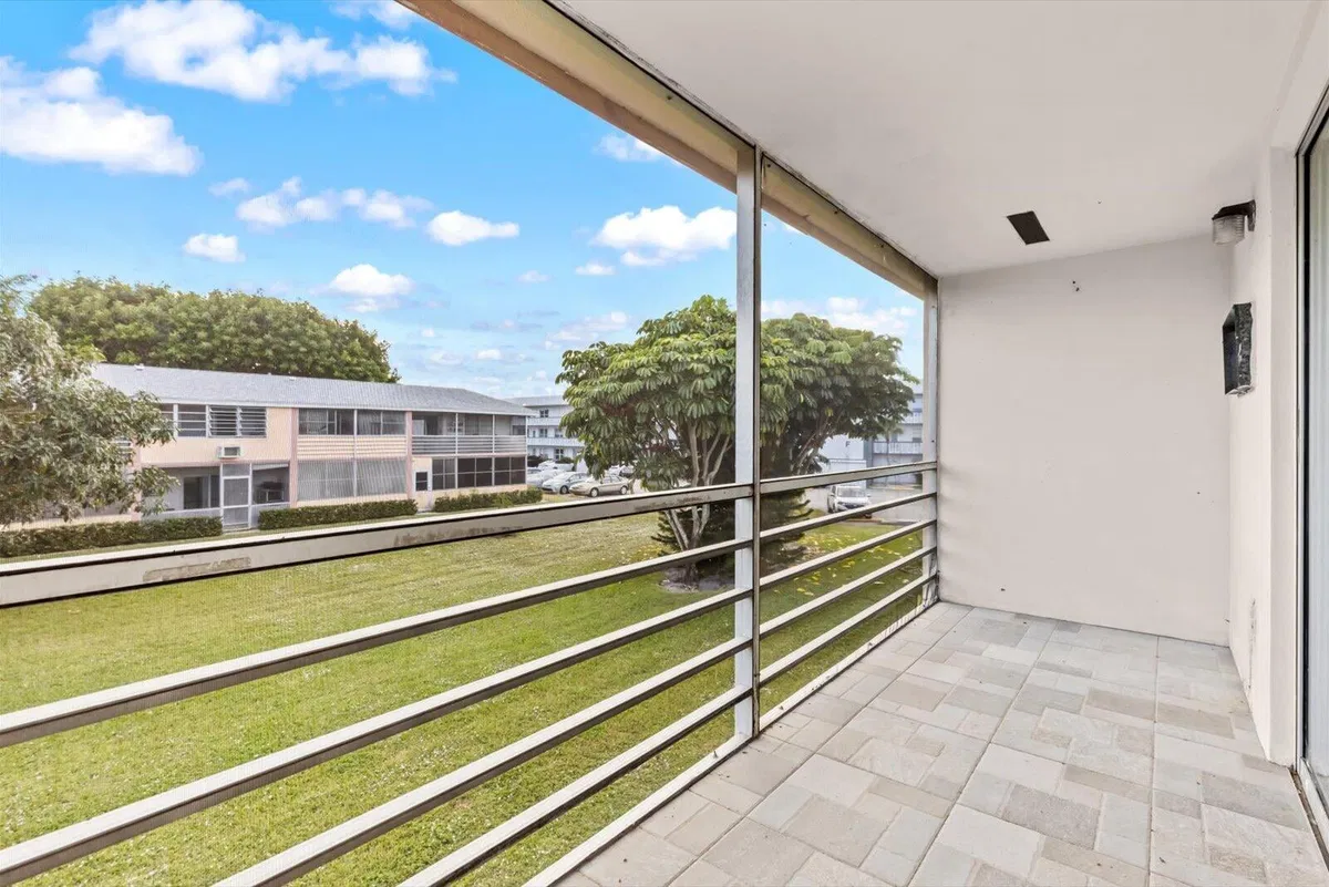 Residence photo 13