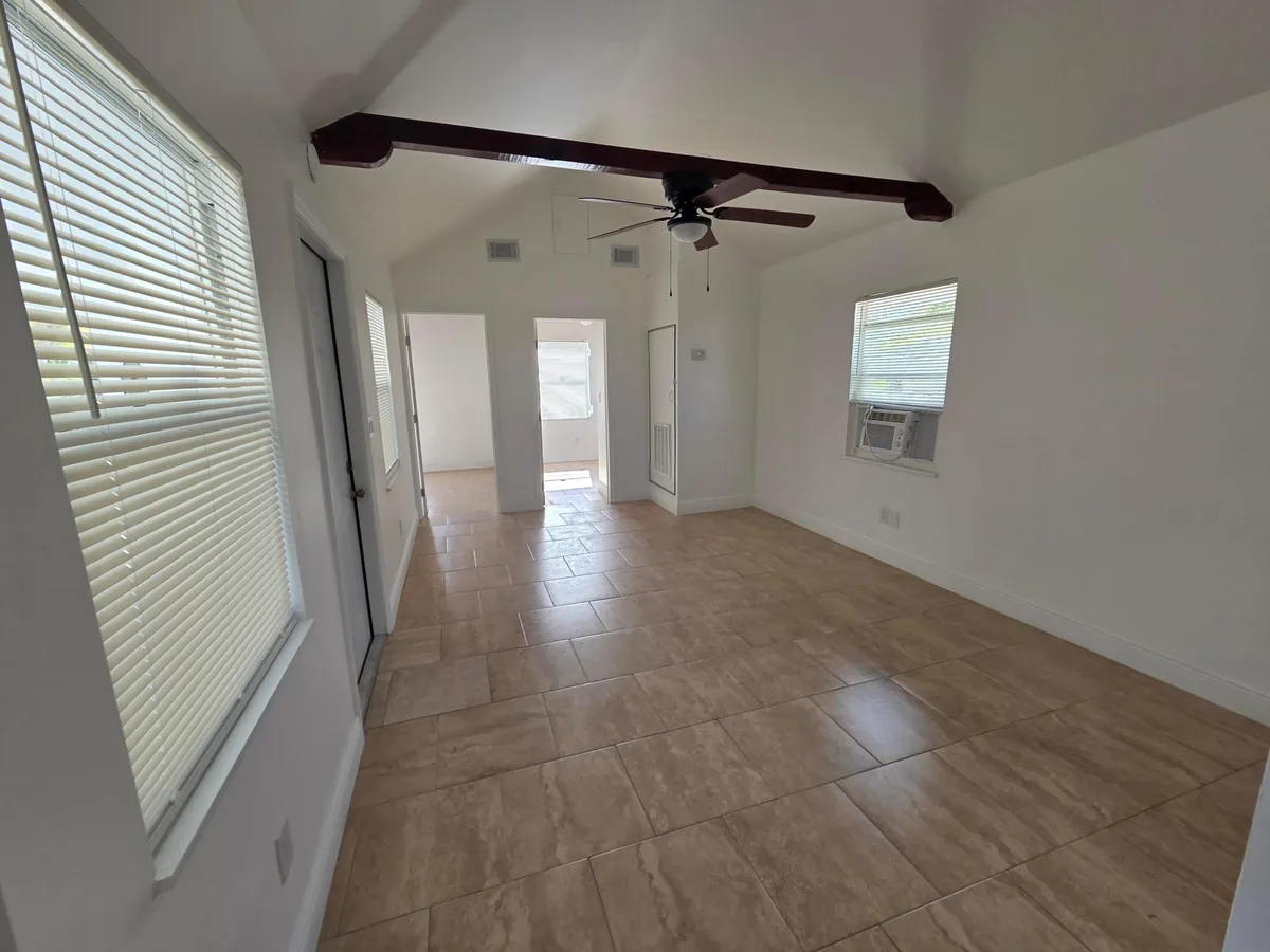  Residence photo 19