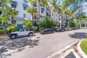 Pineapple Grove Village Condominiums Unit 1510 photo 4