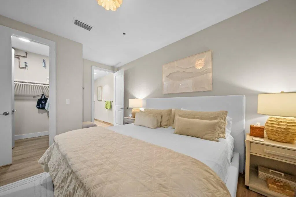 Unit 205 photo 16