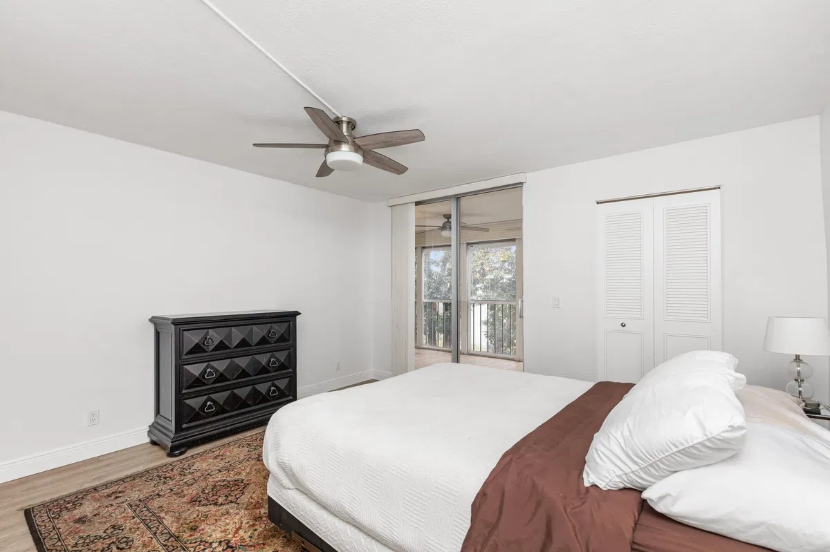 Unit 4080 photo 16