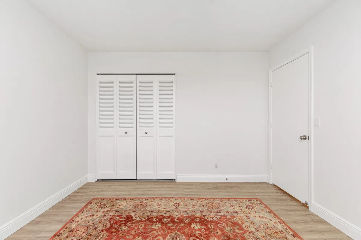 Unit 4080 photo 25