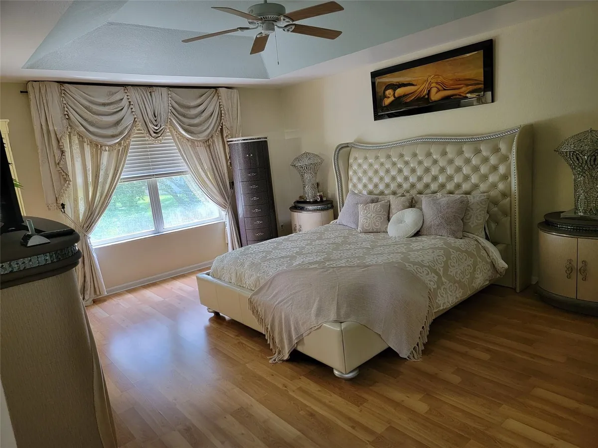 Residence photo 4