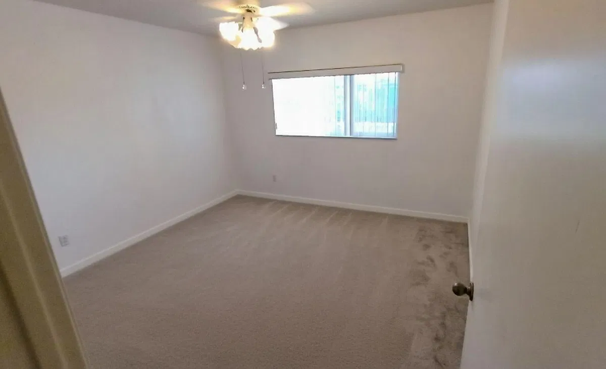 Unit 413 photo 10