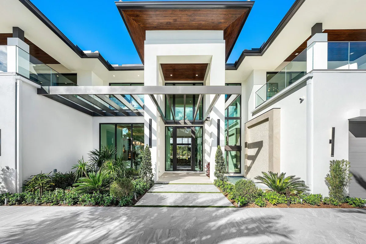 Royal Palm Yacht and Country Club Residence photo 4