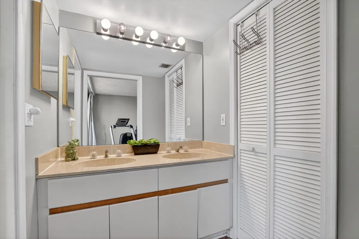 Palm Trail Delray Beach Unit L photo 28