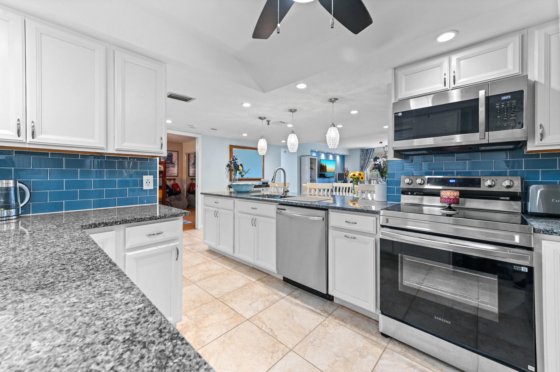 Unit 207 photo 7