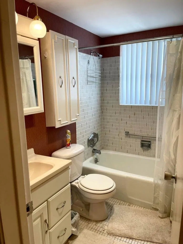 Unit 205 photo 4