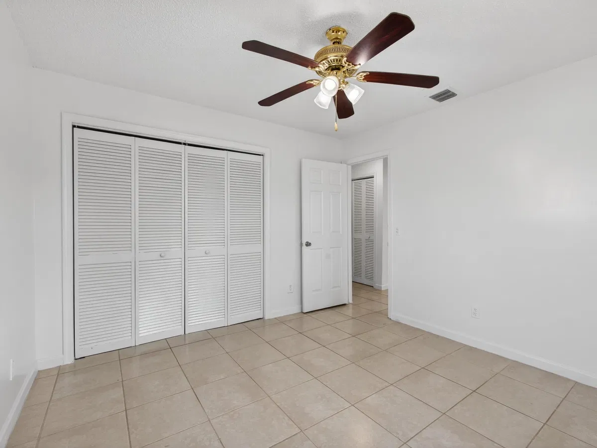Residence photo 19