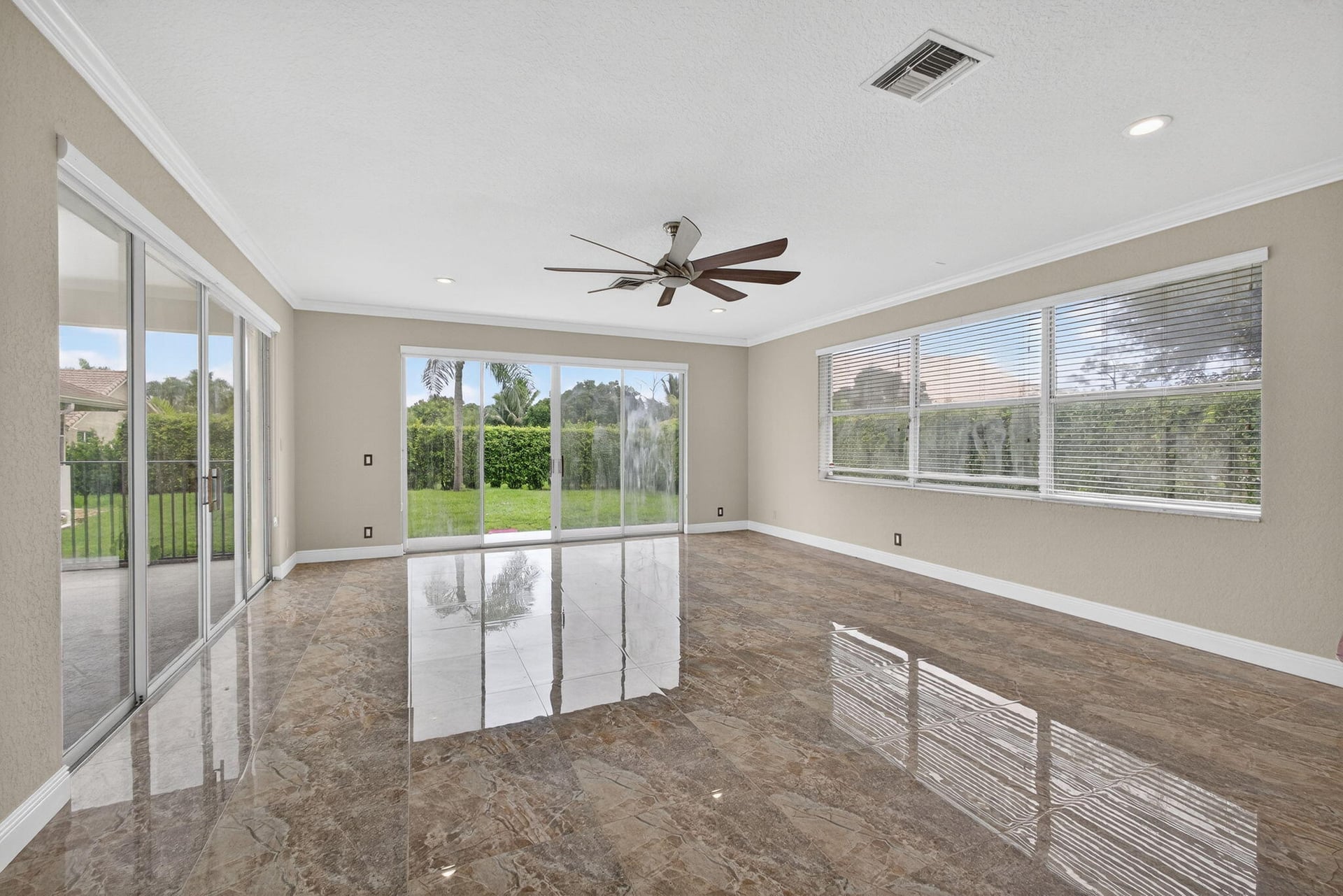 Residence photo 61