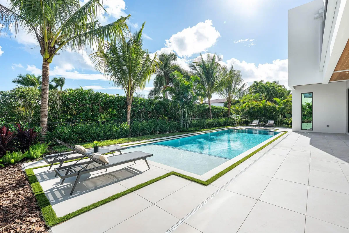 Royal Palm Yacht and Country Club Residence photo 28