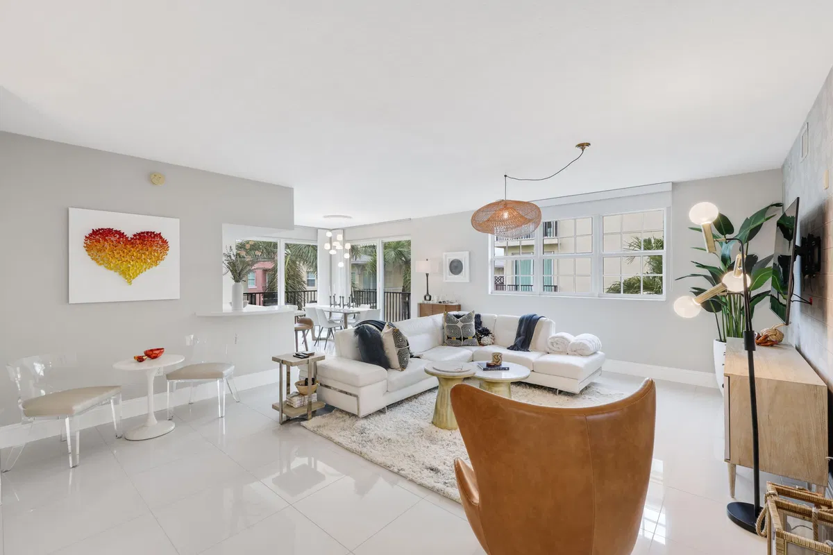 The Astor Unit 411 photo 7