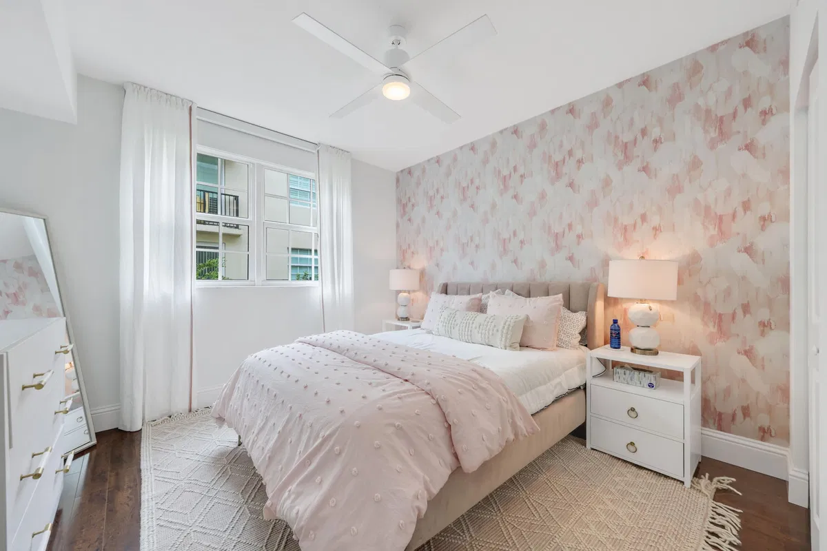 The Astor Unit 411 photo 28