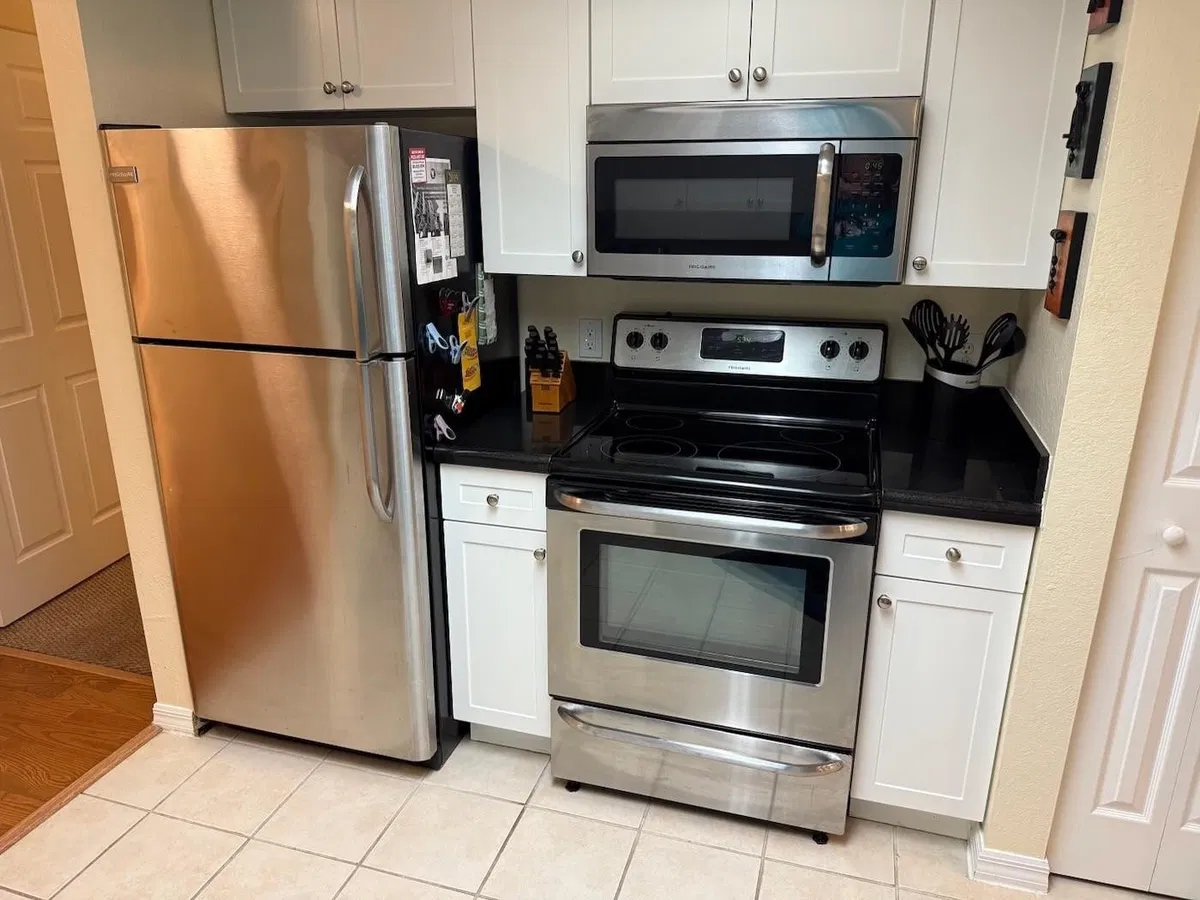 Unit 305 photo 10