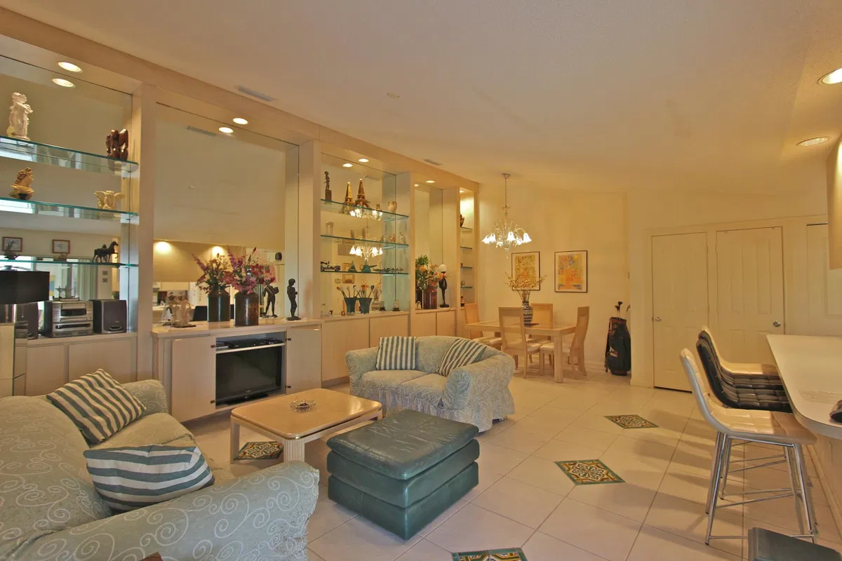 Residence photo 4