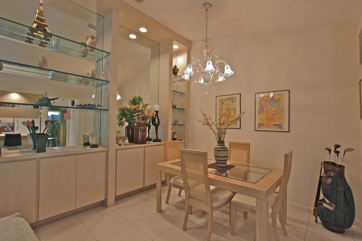 Residence photo 10