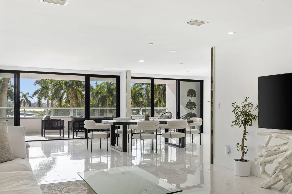 The Plaza of The Palm Beaches Unit Th3f photo 4