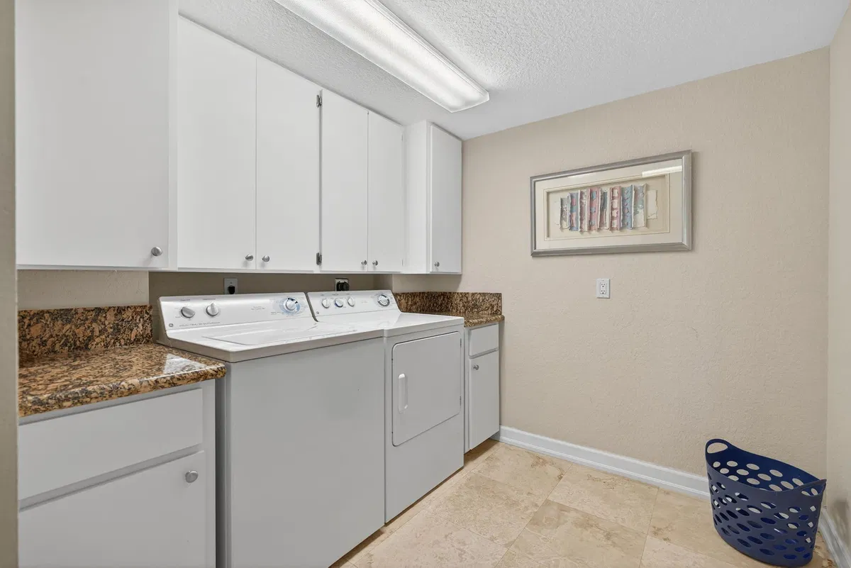 Unit 205 photo 28