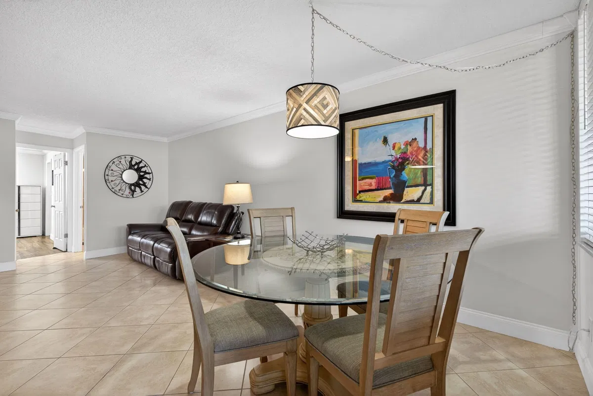 Unit 409 photo 22