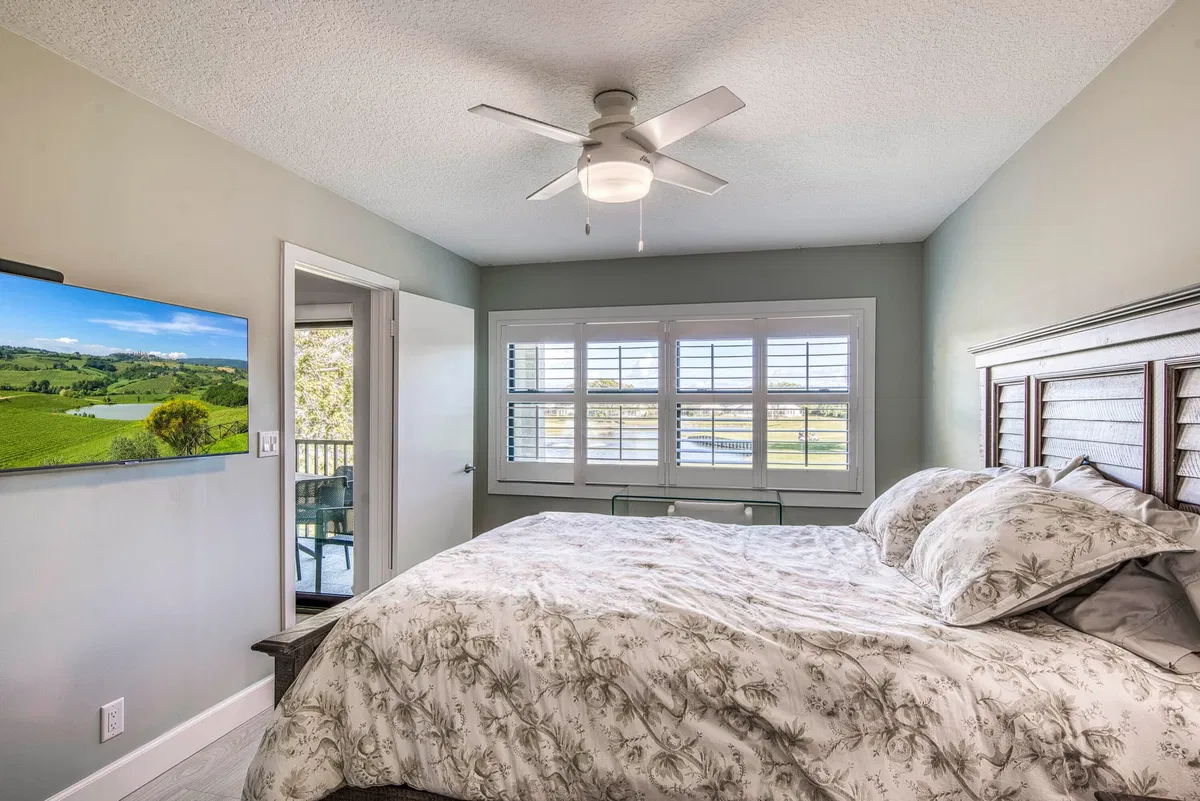 Eastpointe Country Club Unit 202 photo 16