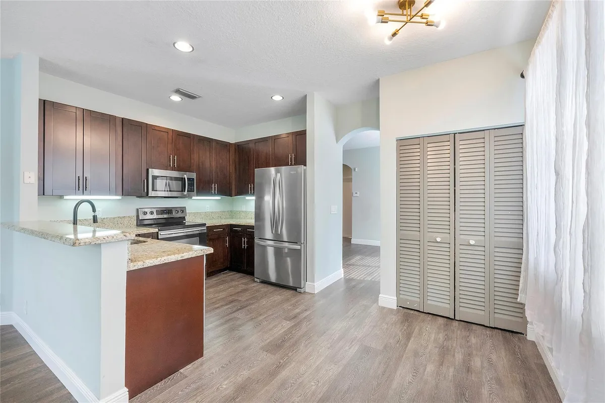  Residence photo 19
