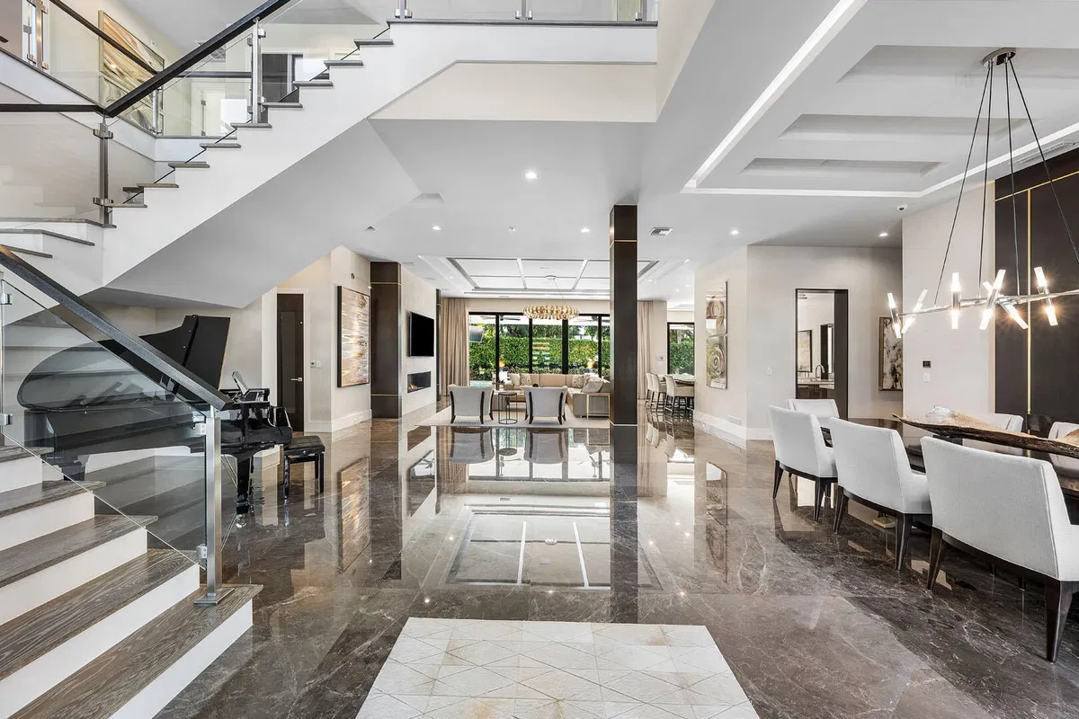 Royal Palm Yacht and Country Club Residence photo 10