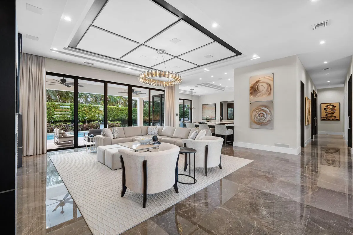 Royal Palm Yacht and Country Club Residence photo 16