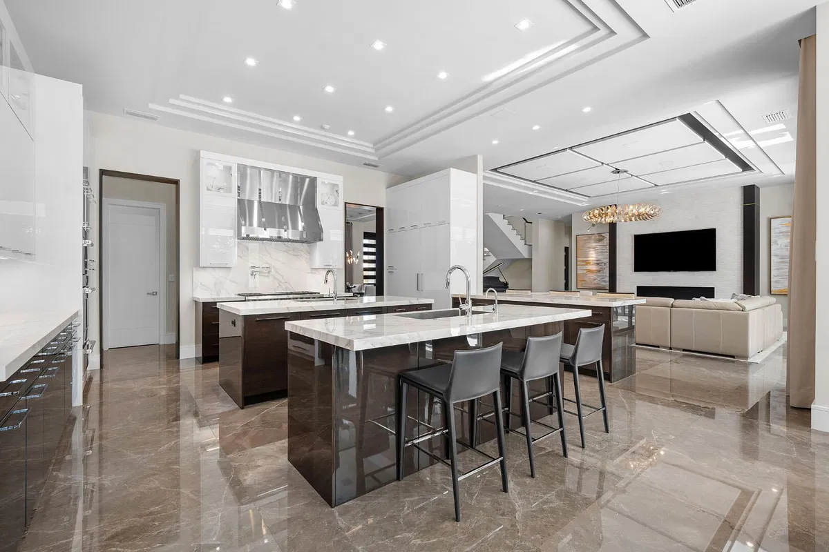 Royal Palm Yacht and Country Club Residence photo 22