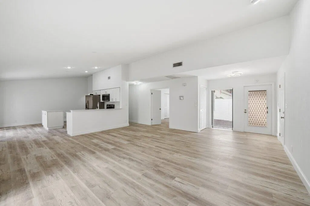 Residence photo 16
