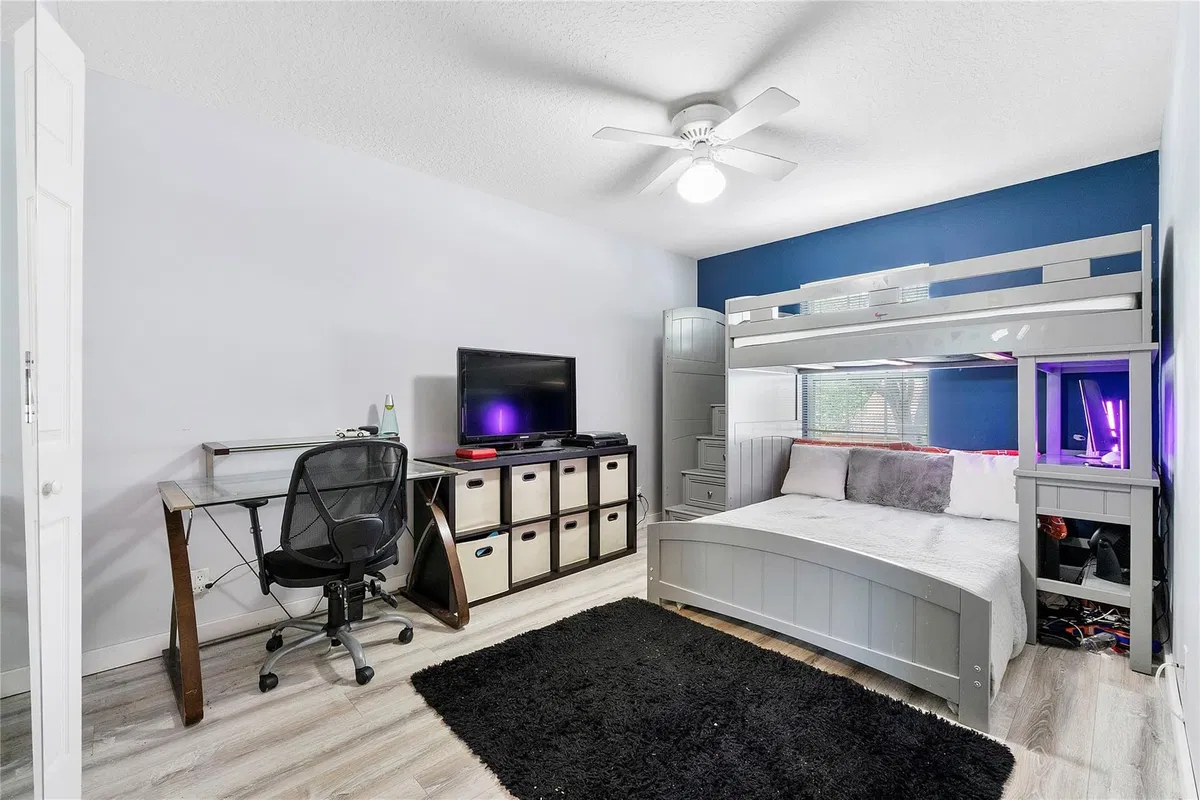 Residence photo 25