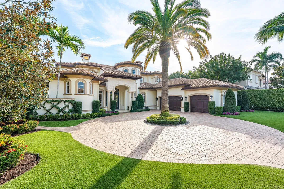 Royal Palm Yacht and Country Club Residence photo 7