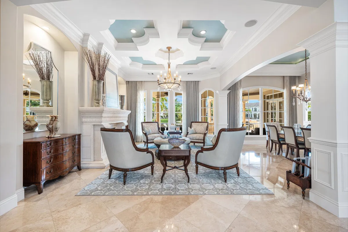 Royal Palm Yacht and Country Club Residence photo 10
