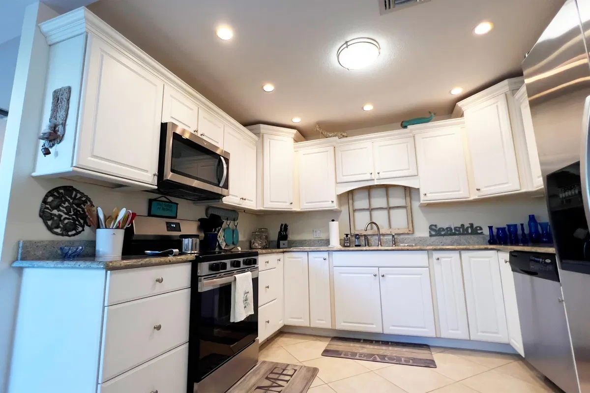 Unit 15 photo 16