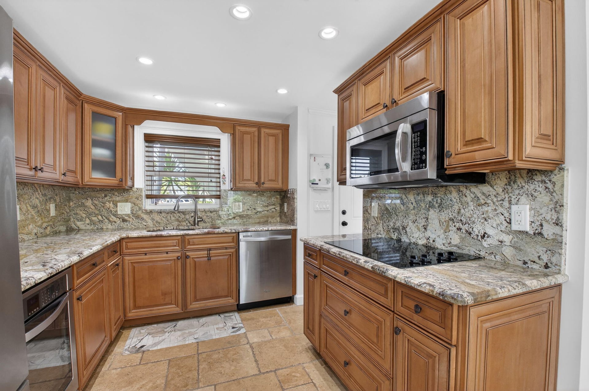 Unit 3120 photo 4