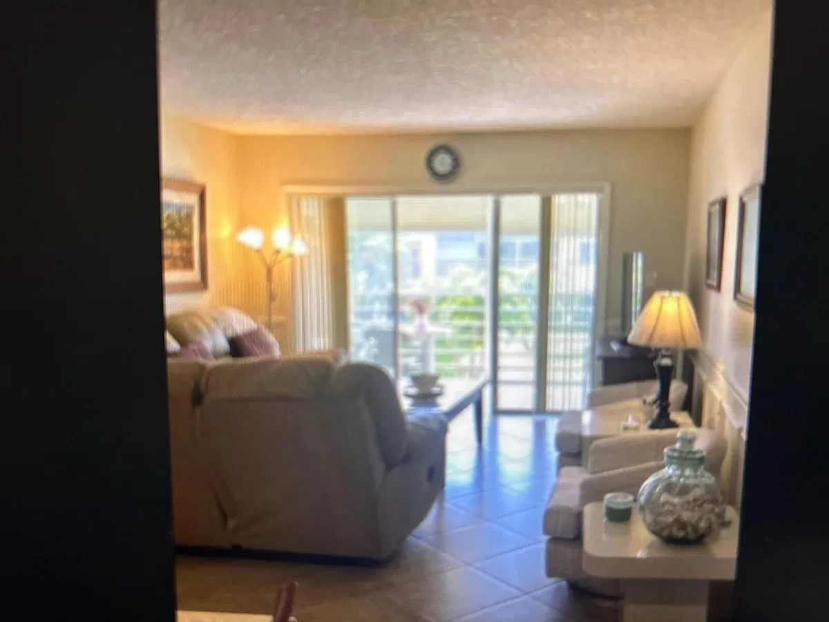 Unit 206 photo 4